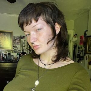 Meet your Posher, Evangeline